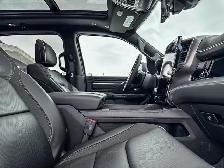 2026 Ram 1500 Limited Night Edition | Leather Bucket Seats - Photo 26