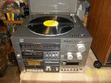 High End Lloyd's Stereo Linear Turn Table Has Cassett and Am FM - Photo 2