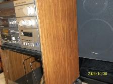 High End Lloyd's Stereo Linear Turn Table Has Cassett and Am FM - Photo 5