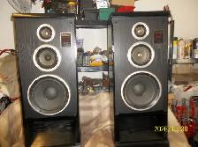 High End Lloyd's Stereo Linear Turn Table Has Cassett and Am FM - Photo 8