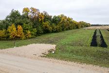 2 ACRE BUILDING LOT FOR SALE ILE DES CHENES - Photo 4