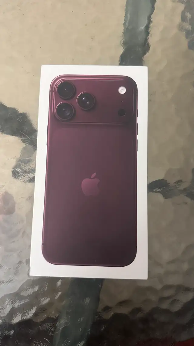 Apple iPhone 18 Pro Max 2TB Burgundy