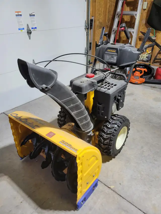 Cub Cadet 28 Inch Snowblower