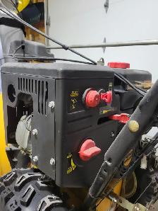 Cub Cadet 28 Inch Snowblower - Photo 9