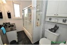 Beautiful 3-Bed, 2-Bath Detached Home for Rent in Scarborough - Photo 2