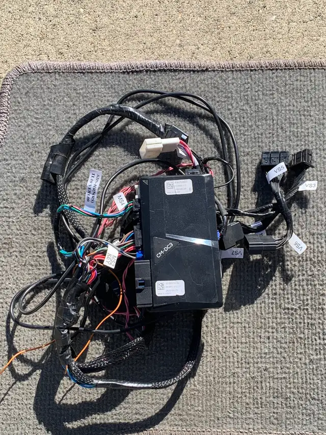 CompuStar module CM-DC3 with wiring harness.  No remote / antena