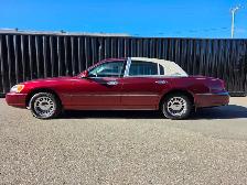 2000 Lincoln Town Car Cartier Edition / ONLY 88 000KM / TOP TIER - Photo 4