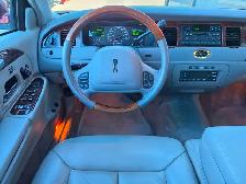2000 Lincoln Town Car Cartier Edition / ONLY 88 000KM / TOP TIER - Photo 23