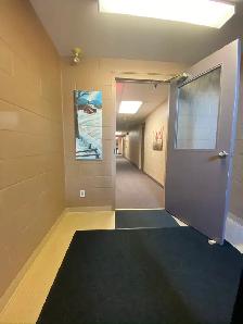 2 Bedroom 1 Bathroom Apartment - Photo 2