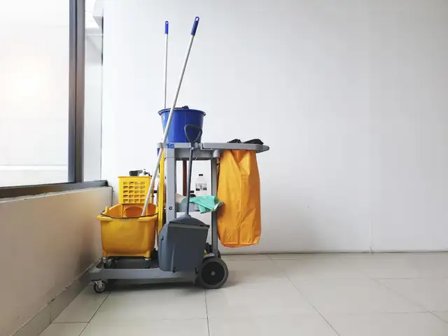 looking for cleaning staff