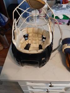 Cooper Broomball Helmet & Gloves - Photo 3