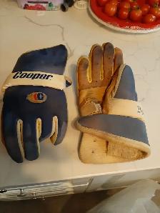 Cooper Broomball Helmet & Gloves - Photo 4