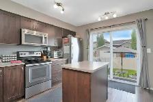 Townhouse for Rent - 2 Bed, 3 Bath - A/C, 2 Parking, Clearview - Photo 4