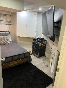 Annex Beautiful Basement Apartment by Bathurst subway - Photo 4