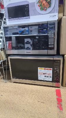 PANASONIC 2.2 CUFT MICROWAVE OVEN