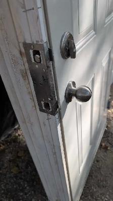 32'x80' steel insulated door with frame and self closing hinges - Photo 4