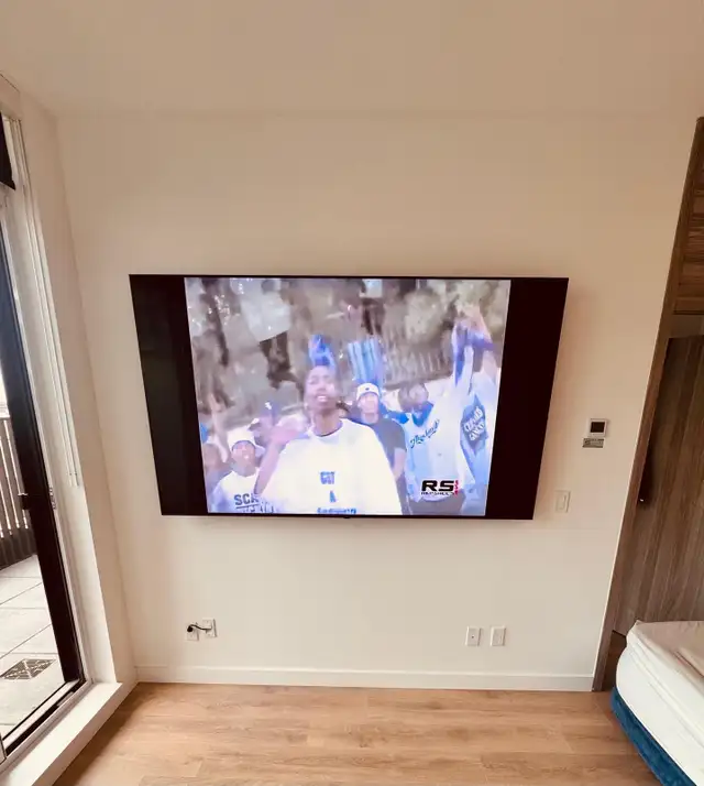 PRO Tv mounting & Installation - HANDYMAN  647-581–1160