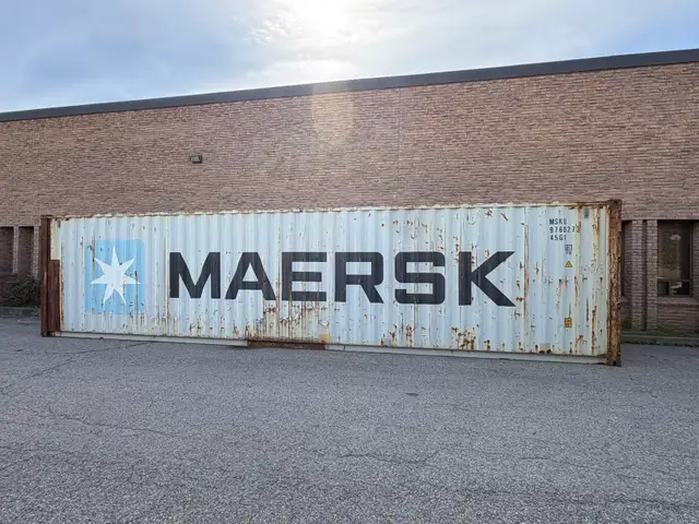 40’ High Cube Shipping Container