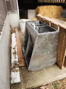 Pig feeders - Photo 2