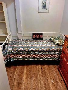 Private Room for Girls ,Metro Frontenac/ PARC/Monk/Saint Michel - Photo 6