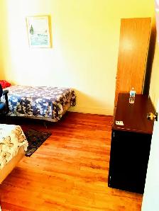 Private Room for Girls ,Metro Frontenac/ PARC/Monk/Saint Michel - Photo 10