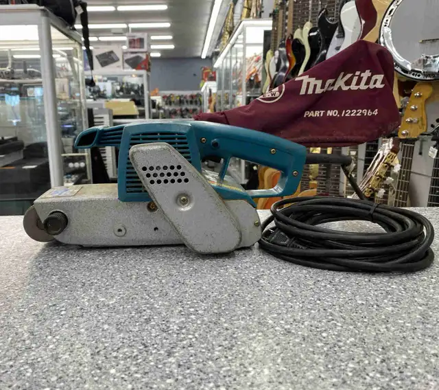 Makita 9924DB Belt Sander