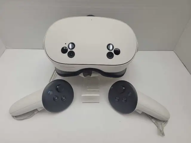 Meta Quest 3S VR Headset