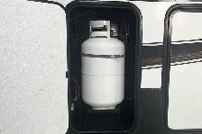 2014 Heartland RV Cyclone 3800 – Pre-Owned Toy Hauler 5th Wheel. - Photo 10