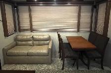 2014 Heartland RV Cyclone 3800 – Pre-Owned Toy Hauler 5th Wheel. - Photo 19