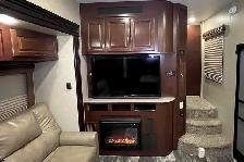 2014 Heartland RV Cyclone 3800 – Pre-Owned Toy Hauler 5th Wheel. - Photo 30
