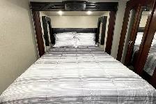2014 Heartland RV Cyclone 3800 – Pre-Owned Toy Hauler 5th Wheel. - Photo 37
