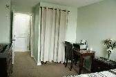 Furnished Bedroom in South Condo with Gym . - Photo 4