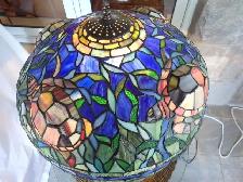 Tiffany Style Stained Glass Lamp - Photo 9