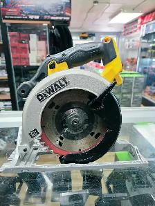 Scie circulaire DEWALT 20V MAX