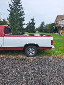 1989 Dodge Truck 150 Red/White Truck - Photo 6