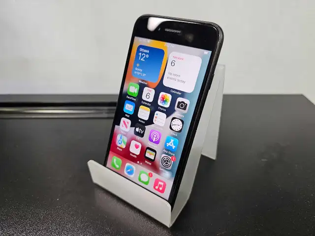 Iphone SE 2nd Gen 64GB 97% Battery Ios 15