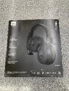 JBL Tune 520 Bluetooth Headphones - Photo 2