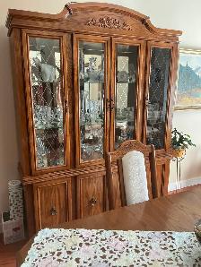 Dining Room Set with Hutch & 6 chairs - Photo 2