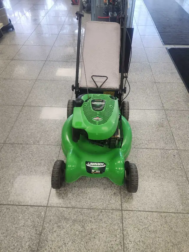 Briggs $ Stratton Lawn Boy