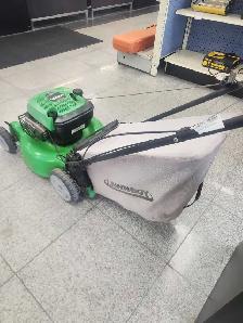 Briggs $ Stratton Lawn Boy - Photo 2