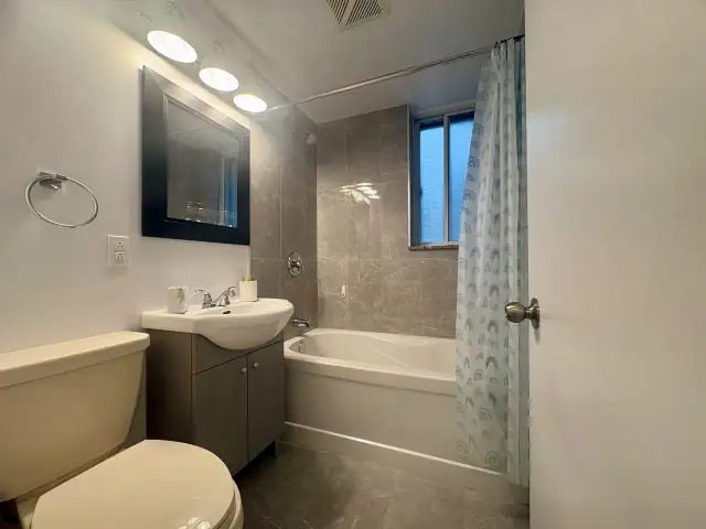 IMMEDIATELY AVAILABLE 2 1/2 Métros Villa-Maria et Snowdon