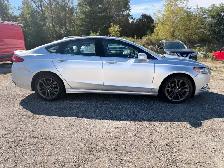 2018 Ford Fusion SE AWD - Photo 2