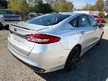 2018 Ford Fusion SE AWD - Photo 3
