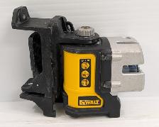 (B5501) DEWALT 3-Beam Self-Leveling Line Laser Level DW089K
