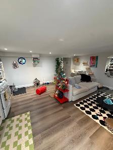 Avenue/Bloor 1 bedroom lower level with shared yard - Photo 4
