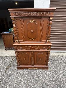 Free delivery antique Vintage Wooden Hutch Cabinet - Photo 3