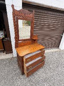 Free delivery antique Vintage Oak Dresser with Mirror - Photo 4
