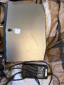 Xbox One, 3 manettes, 2 casques et PC Alienware - Photo 3