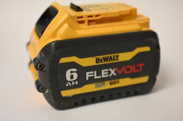 Dewalt 6ah Flexvolt 20v/60v Battery Used in working condition