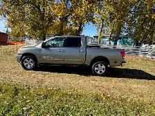 SOLID, Clean 2006 Nissan Titan Truck SE - Photo 2